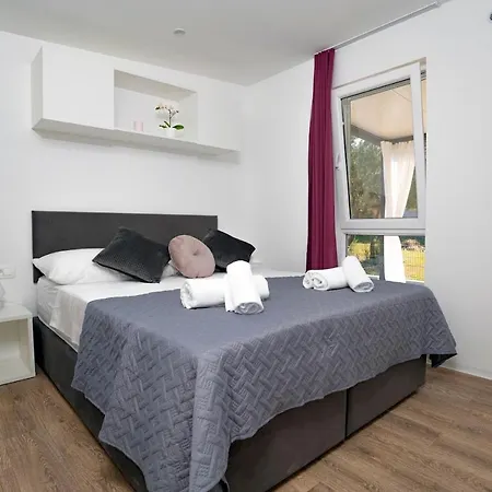 Adriatic Mobile Homes *